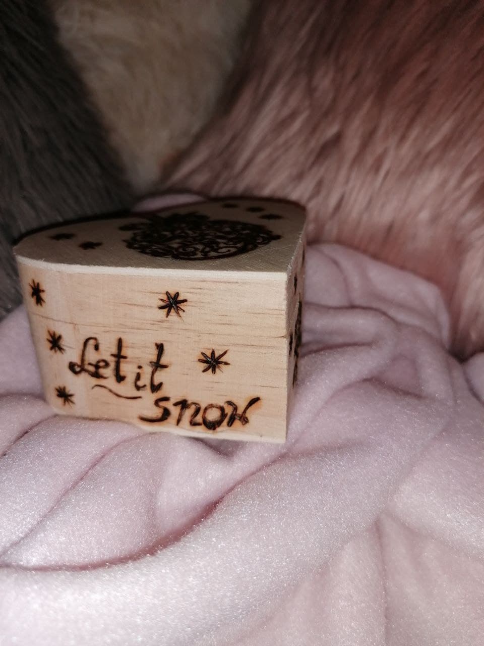 Herzdose aus Holz mit Motiv - Let it Snow - Handarbeit, gebrannt – Bild 5