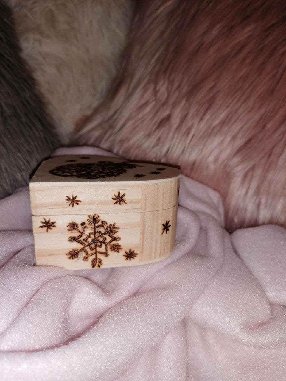 Herzdose aus Holz mit Motiv - Let it Snow - Handarbeit, gebrannt – Bild 4