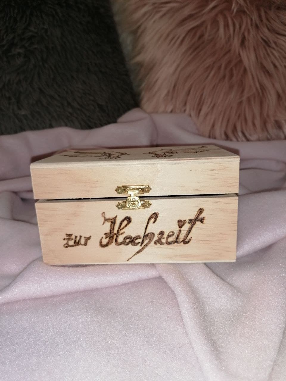 Hochzeitstruhe klein - Handarbeit, gebrannt – Bild 2